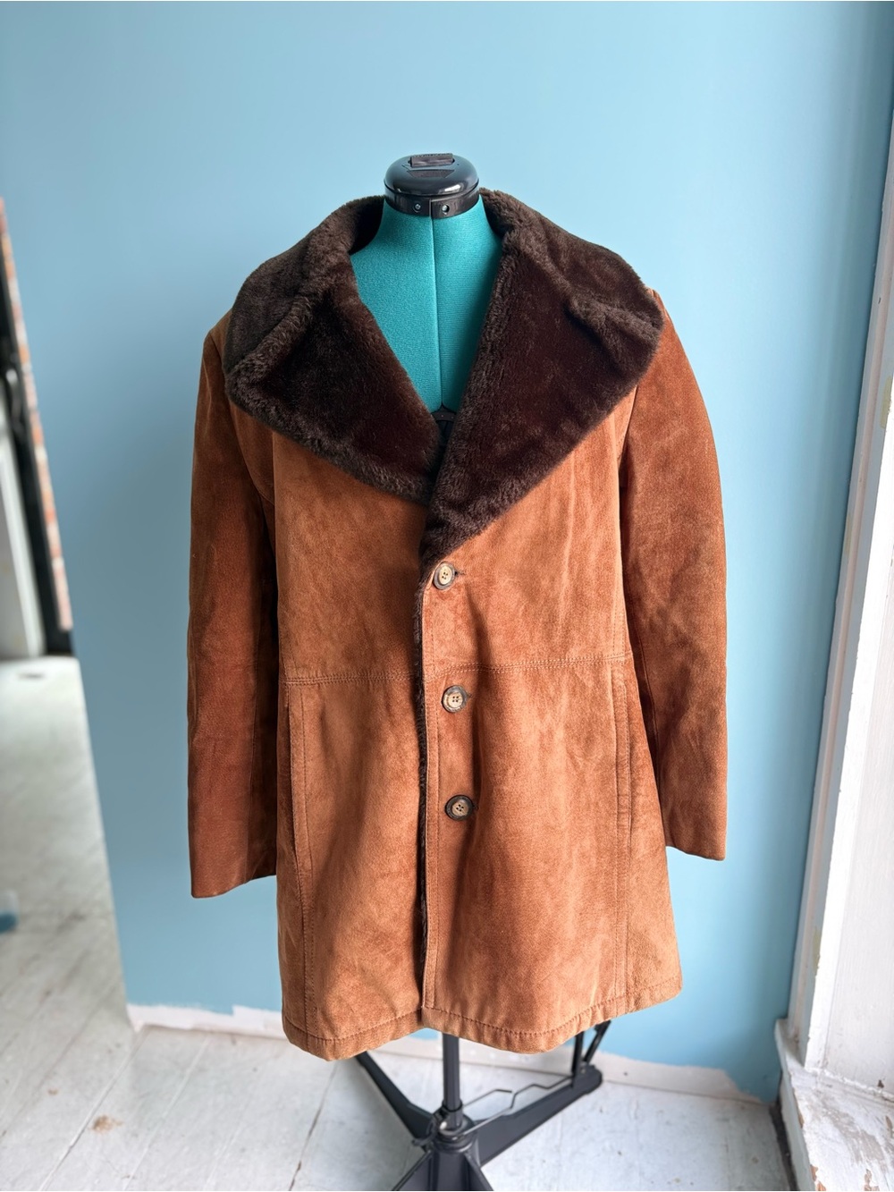 Vintage Lakeland 42 Genuine Suede Coat with Dark Brown Fur Collar